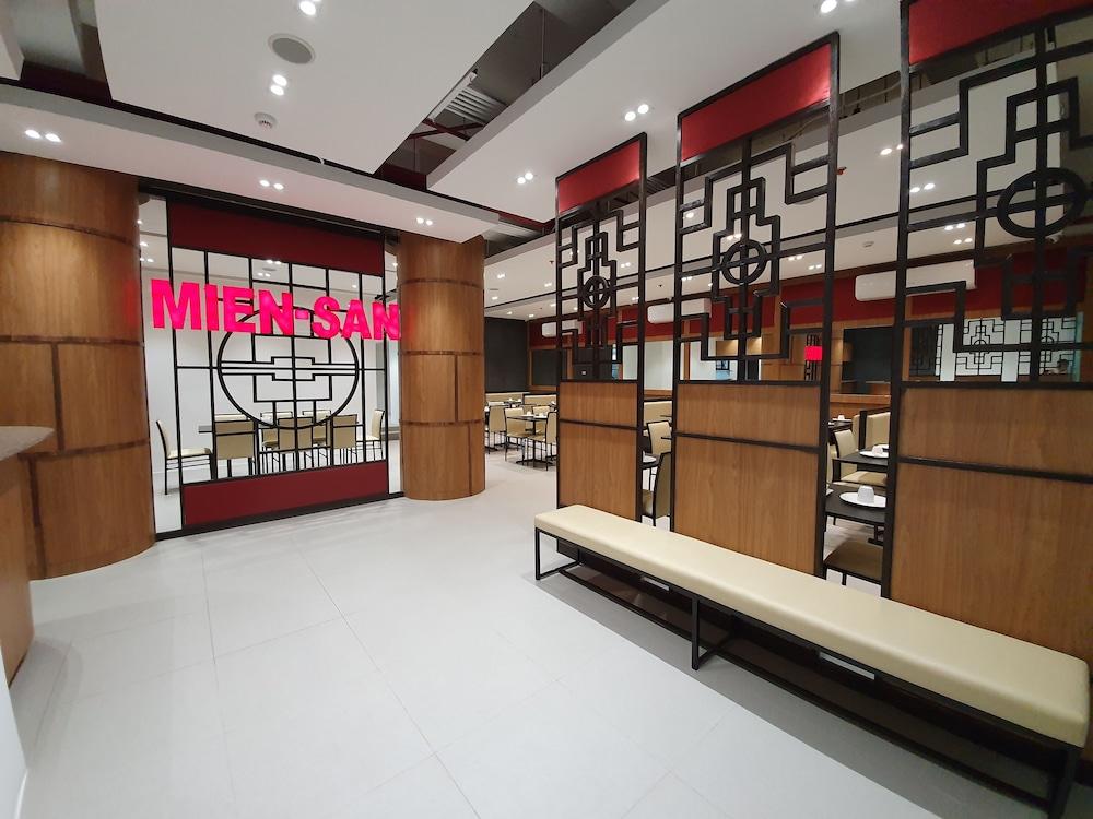 Red Planet Manila Binondo Hotel Exterior photo